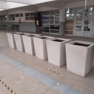 Macetero Piramidal de Cemento